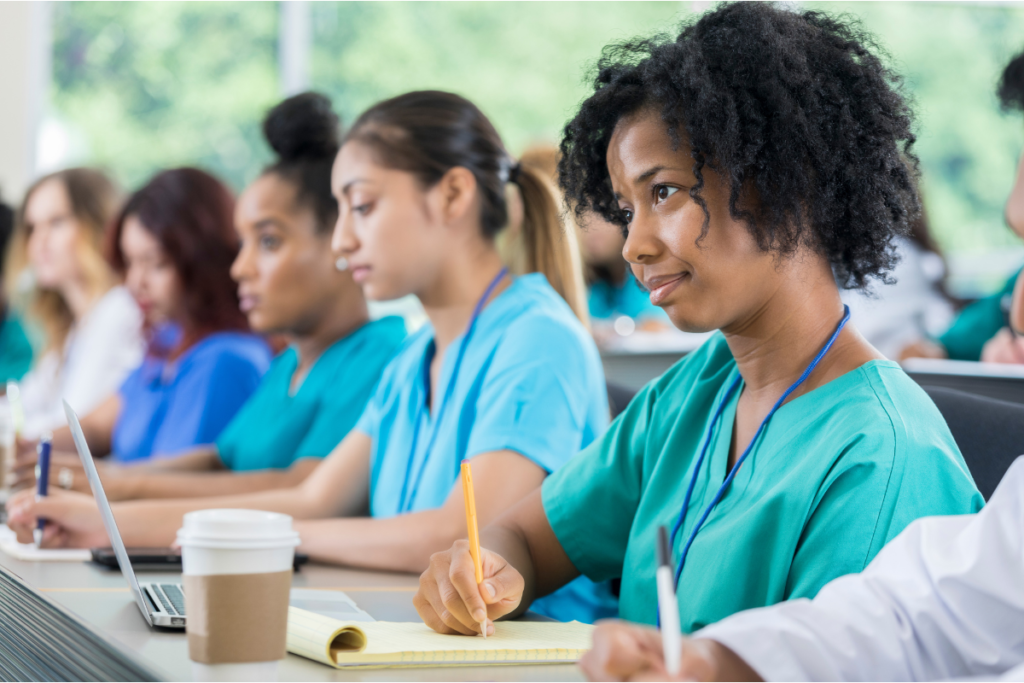 Cosmetic dentist continuing education in Abu Dhabi
