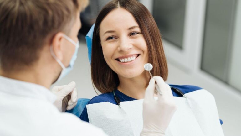 Treating Dental Emergencies: How Dental Clinics In Al Ain Offer Relief and Immediate Care?