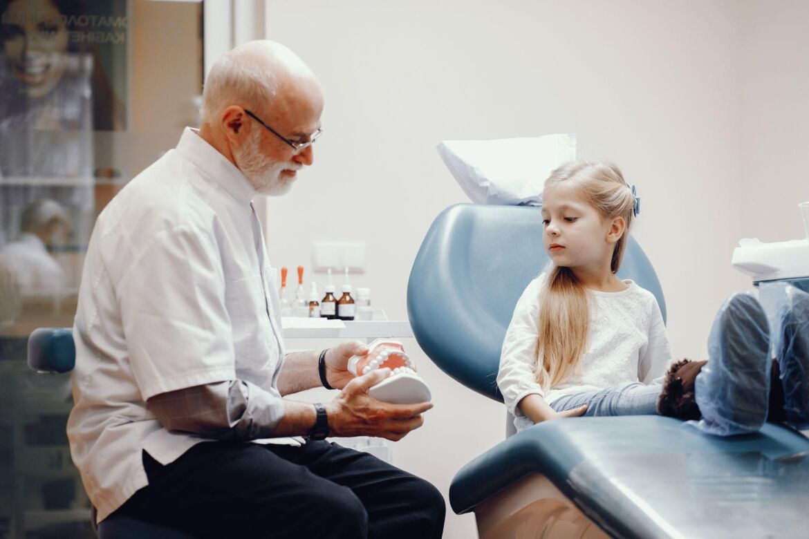 Pediatric-Dentist-for-Child-in-Abu-Dhabi.jpg